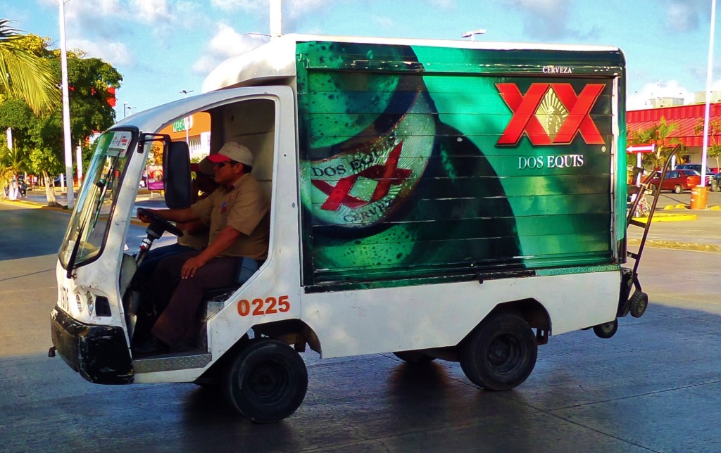 Mini truck in Playa Del Carmen