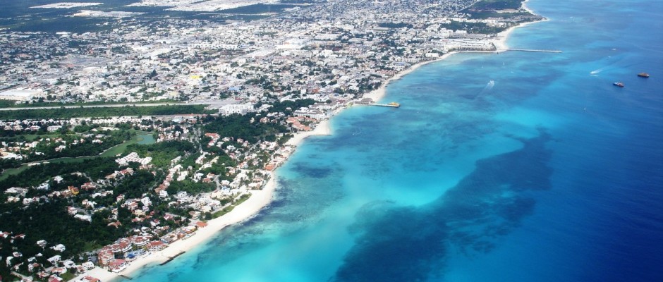 airport to fly into for playa del carmen