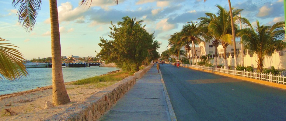 Isla Mujeres road