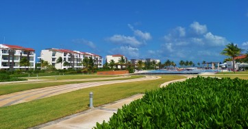 Mareazul at grand Coral Playa Del Carmen Condos