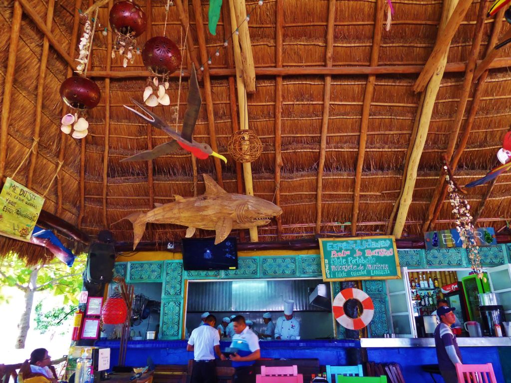 El Oasis Mariscos seafood restaurant in Playa Del Carmen