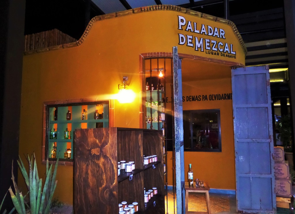 La Memorable food Market in Playa Del Carmen by the Grand Hyatt