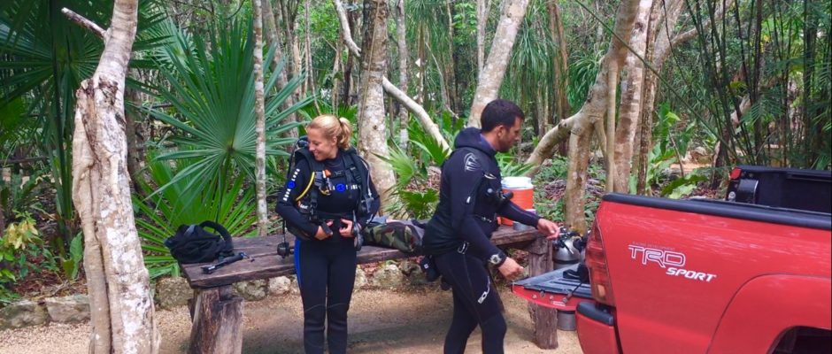 Diving with blue Life Dive Shop Playa Del Carmen