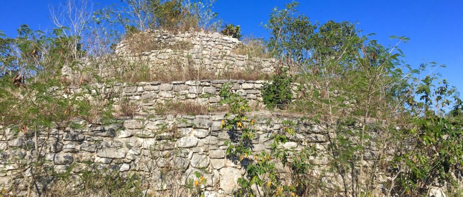 Yaxunah Mayan ruins Yucatan