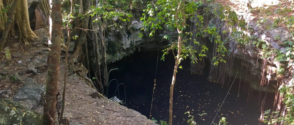 Yaxunah cenote