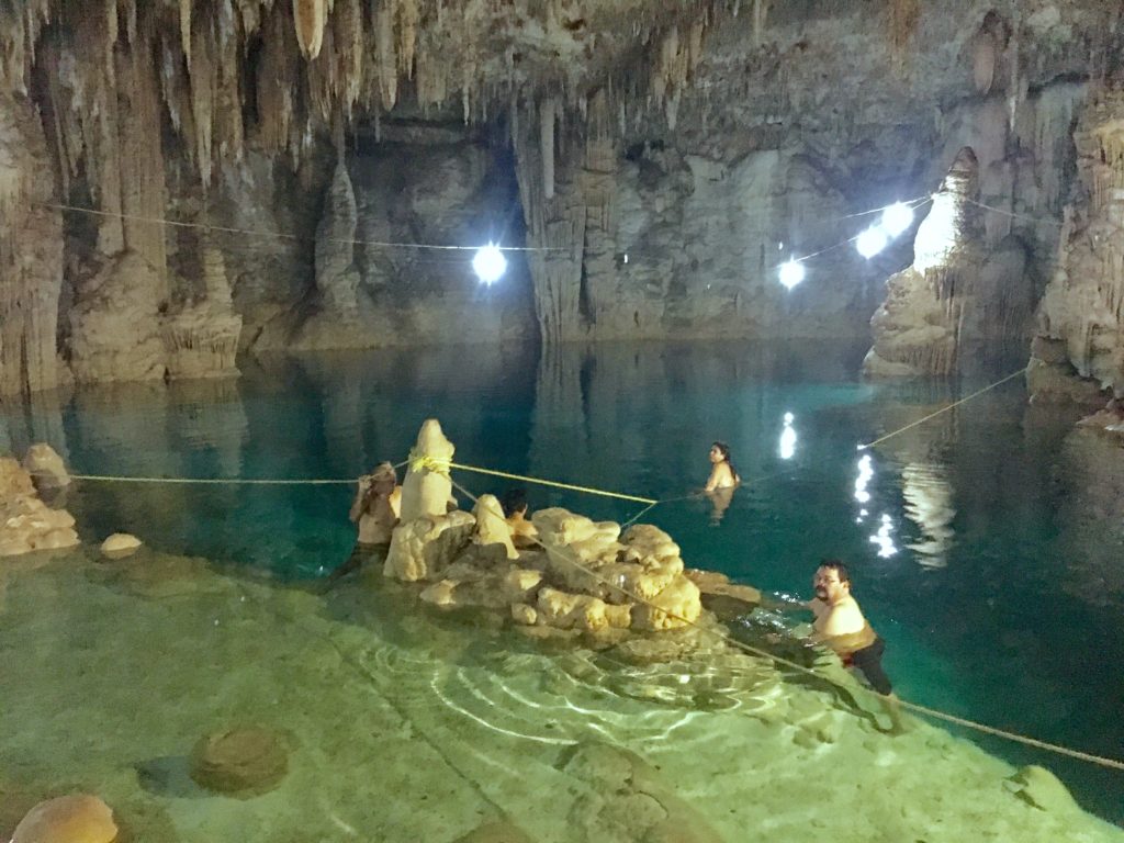 Cenote Cho'o'oj ha in Xcan Yucatan