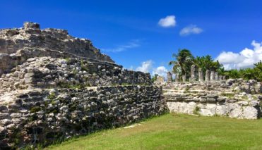 visiting mayan ruins from cancun