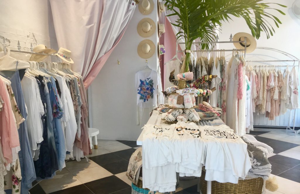 Dine 'n' Dance women's clothing store opens in Playa Del Carmen