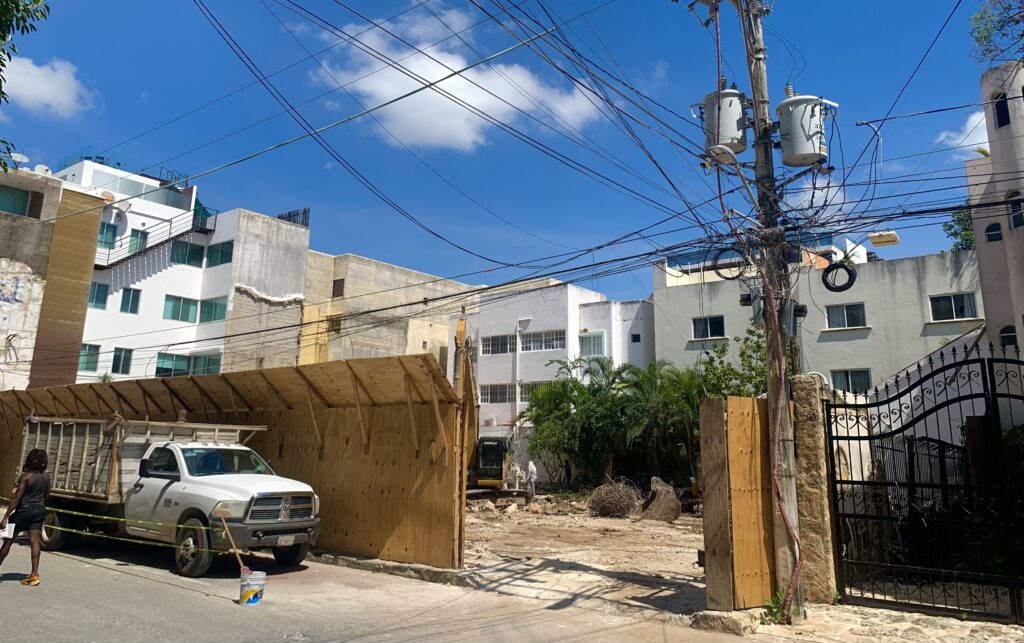 construction in Playa Del Carmen