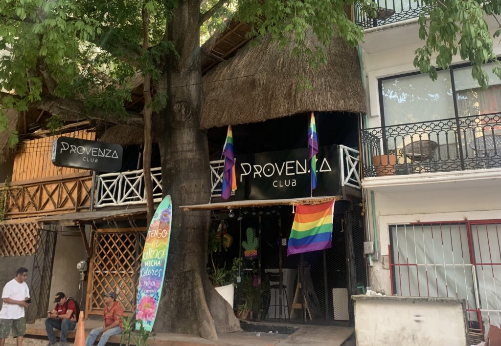 Playa del carmen gay bars