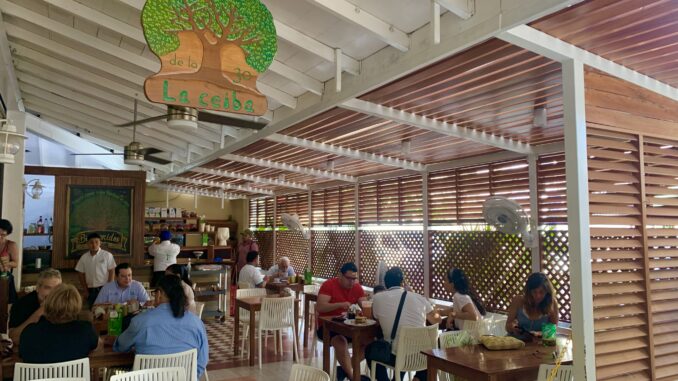 What is it like to eat at DAC Market's La Ceiba Restaurant?