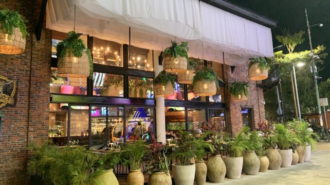 89D77EF3-A0BB-4EC2-AA75-F775E60CC4CF tipping in Playa Del Carmen