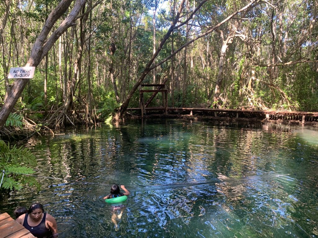 Cenote Elpreten in Dzilam de Bravo. 