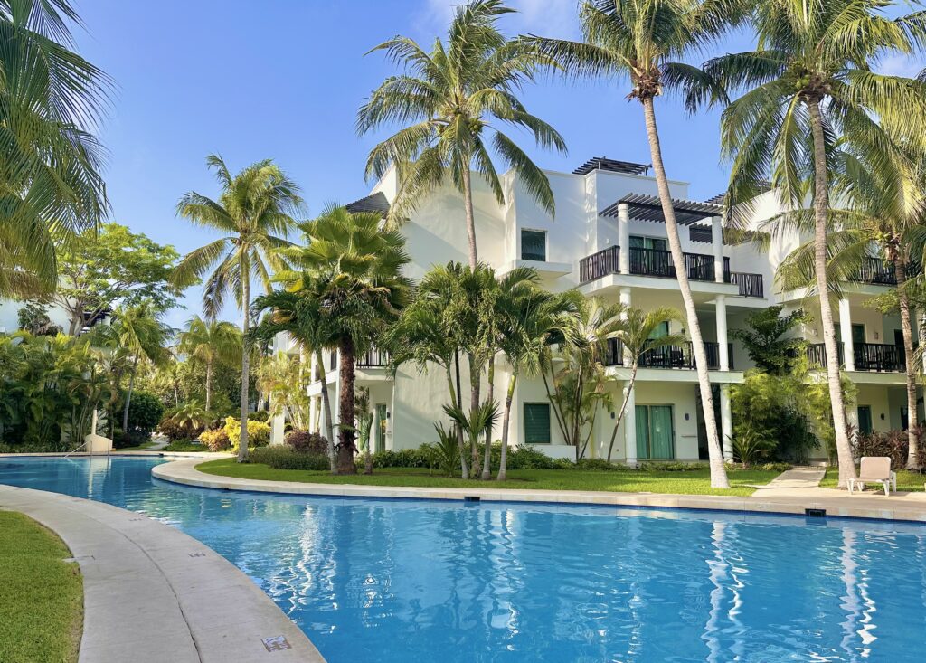 The Fives Beach Hotel and Residences pool