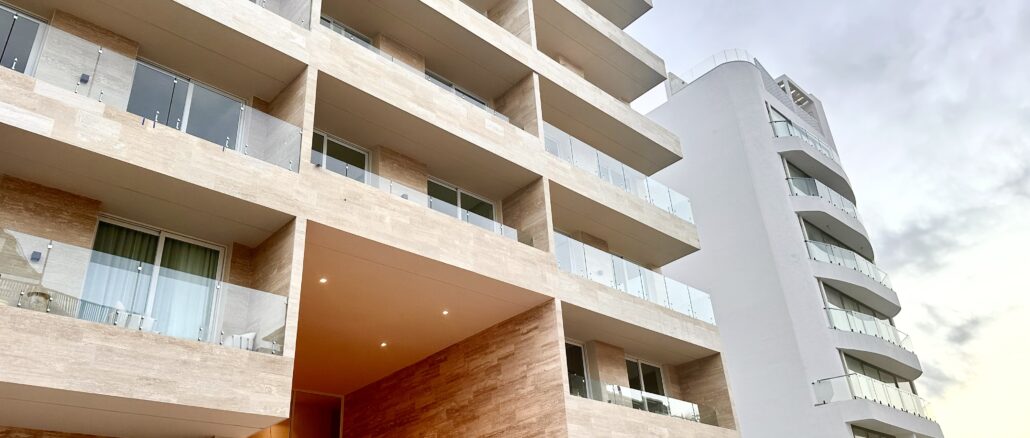 Condo building in Playa Del Carmen